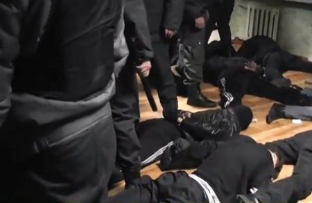 Rusya’da alkol alan lise öğrencileri isyan etti