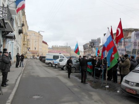 Rusya’da Azeri Ve Türk Diasporasından Fransa Protestosu