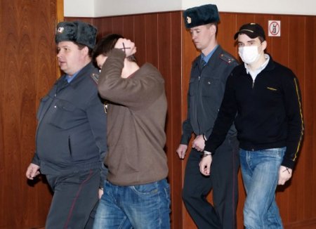 Rusya'da Irkçı Gençlere Ceza Yağdı