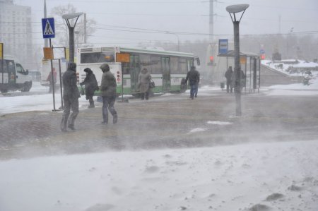 Rusya’da kar ve tipi geri döndü