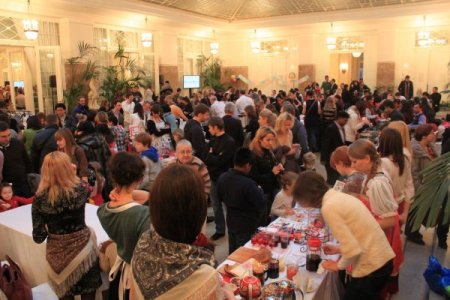 Rusya’da kimsesiz çocuklar için uluslararası kermes düzenlendi