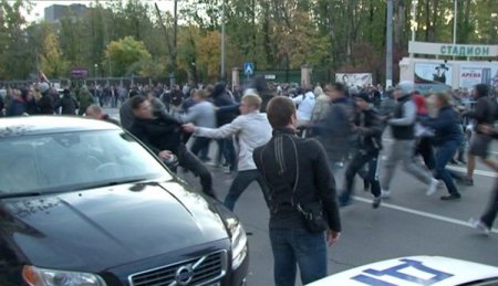 Rusya’da taraftarlar birbirine girdi, maç tatil edildi