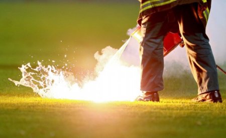 Rusya’da taraftarlar birbirine girdi, maç tatil edildi