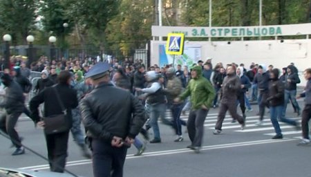 Rusya’da taraftarlar birbirine girdi, maç tatil edildi