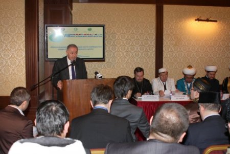 Rusya’da teoloji konferansı: Dine hakaret cezasız kalmamalı