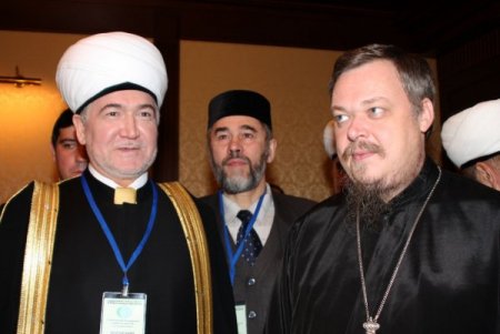 Rusya’da teoloji konferansı: Dine hakaret cezasız kalmamalı