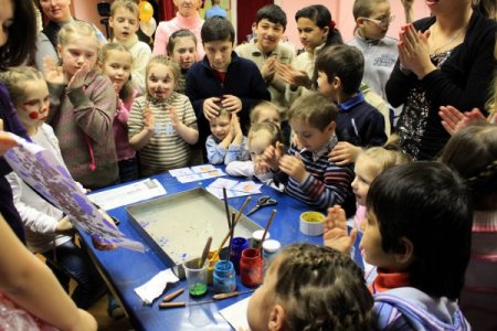 Rusya’da Türk annelerden kimsesiz çocuklara destek
