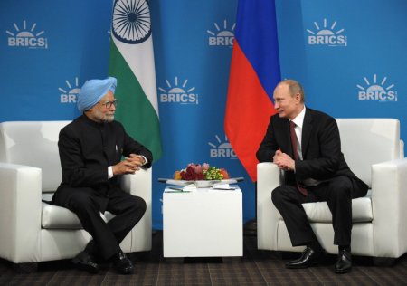 Rusya’dan Güney Afrika’ya nükleer destek