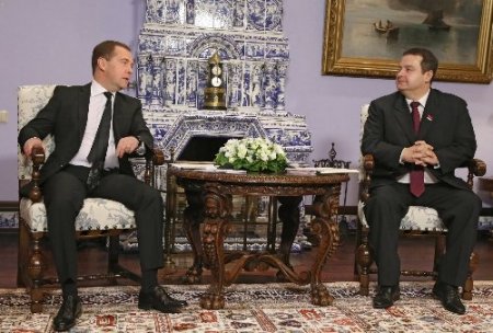 Rusya’dan Sırbistan’a 500 milyon dolar kredi