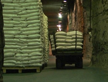 Rusya'nın Devlet Sırrı Gıda Rezervi Deposu Kapılarını Basına Açtı