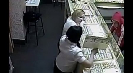 Rusya’nın en hızlı hırsızı kuyumcunun kamerasına yakalandı