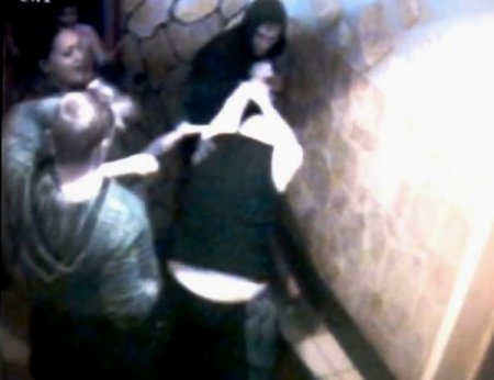 Rusya'nın En Vukuatlı Gece Mekanınında Gençlerin Kavgası Güvenlik Kamerasında