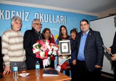 Rutkay Aziz: Tiyatrocu değil siyasetçi olmak istiyordum