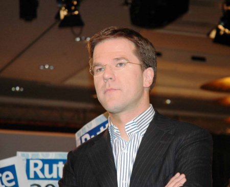 Rutte: Güney Kıbrıs iflas konusunu iyi hesaplamalı