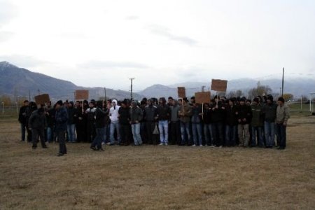 Rüzgar Tersten Esince Biber Gazı Polisleri Etkiledi
