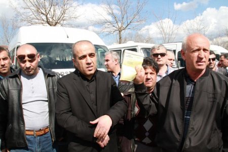 'S' plaka mağdurlarından kornalı ve halaylı protesto