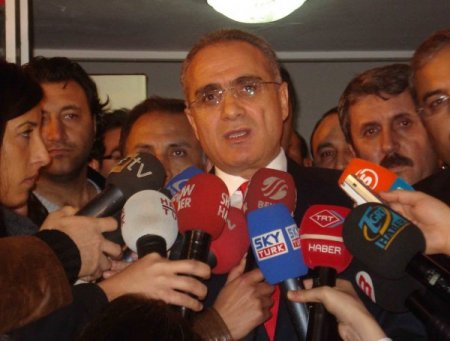 Saadet Partisi Genel Merkezine Ziyaretçi Akını