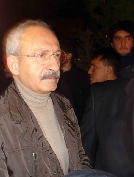 Saadet Partisi Genel Merkezine Ziyaretçi Akını