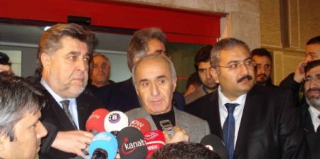 Saadet Partisi Genel Merkezine Ziyaretçi Akını