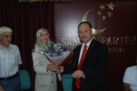 Saadet Partisi'nde Bayramlaşma Coşkusu