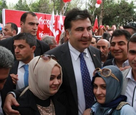 Saakaşvili: Gürcistan NATO ve AB'ye açtığı pencereyi Türkiye'ye de açmıştır