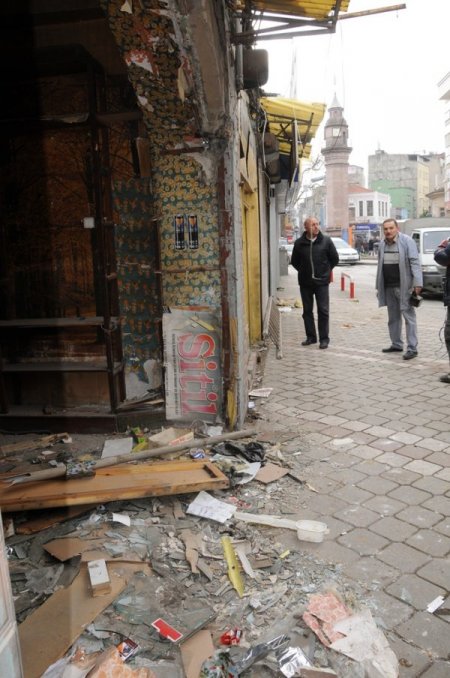 Saathane Meydan Projesi'nde yıkım başladı