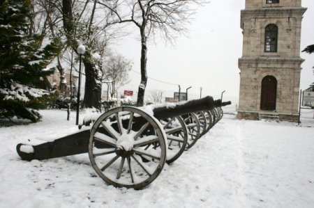 Sabah Erkenden Okula Gelen Öğrenciler, Tatil Haberi İle Sevindi