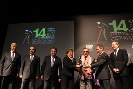 Sabancı Uluslararası Adana Tiyatro Festivali Törenle Açıldı