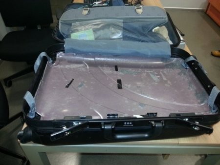 Sabiha Gökçen'de, valiz içinde 80 bin adet uyuşturucu hap ele geçirildi