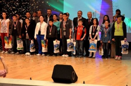 SABİO'da dereceye giren öğrenciler ödüllerine kavuştu