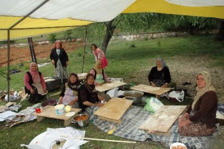 Sac Ve Tandır Ekmeği Kadınlara Gelir Kapısı Oldu