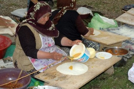 Sac Ve Tandır Ekmeği Kadınlara Gelir Kapısı Oldu