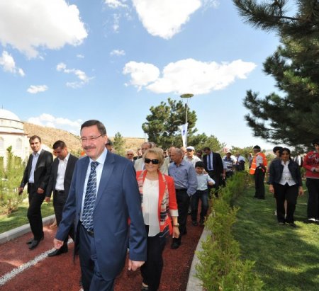 Sacit Safi Parkı törenle hizmete açıldı