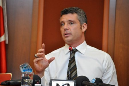 Sadettin Saran: Siyaseti Düşünüyorum