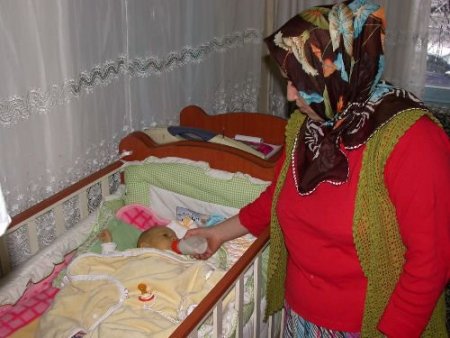 Safra Kesesisiz Doğan Berkay Bebek, Karaciğer Nakli Yapılmazsa Hayatını Kaybedecek