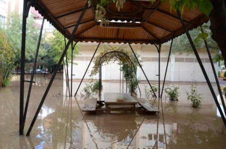 Sağanak yağış Gaziantep’i etkisi altına aldı