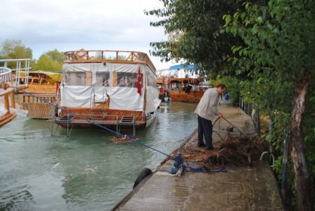 Sağanak Yağış Manavgat'ta Hayatı Olumsuz Etkiliyor