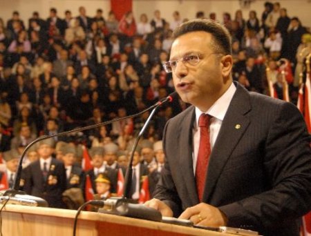 Sağanak Yağmur Nedeniyle Kutlamalar Kapalı Salonda Yapıldı