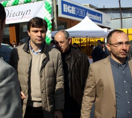 Sağlam’a büyük sevgi gösterisi