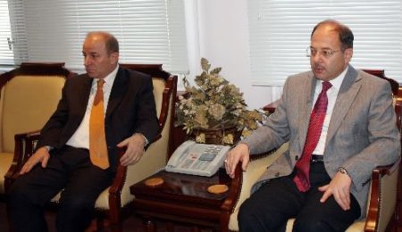 Sağlık Bakanı Akdağ: Domuz Gribine Yakalananların Çoğu Hastalığı Hafif Geçirecek