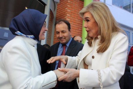 Sağlık Bakanı Müezzinoğlu, Atina Agia Sofia Çocuk Onkolojisi Hastanesi’ni gezdi