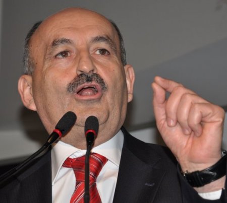 Sağlık Bakanı Müezzinoğlu: Atatürk’ü kullananlara fırsat vermeyin