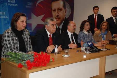 Sağlık Bakanı Müezzinoğlu: Sağ ayak erkekse sol ayak kadındır