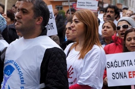 Sağlık çalışanları şiddete karşı eylem yaptı