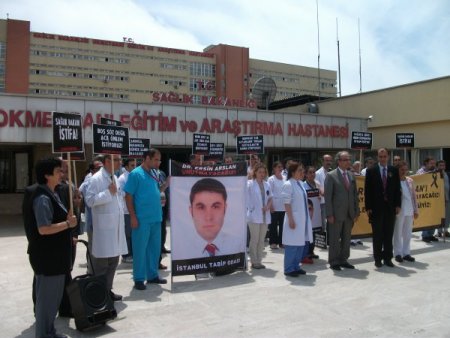 Sağlık Çalışanlarından ‘şiddet’ Protestosu