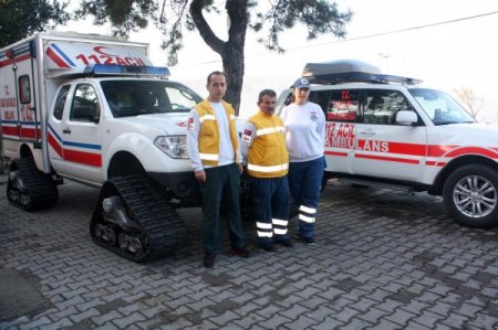 Sağlık ekipleri, paletli ambulansları kış şartlarına hazır hale getirdi