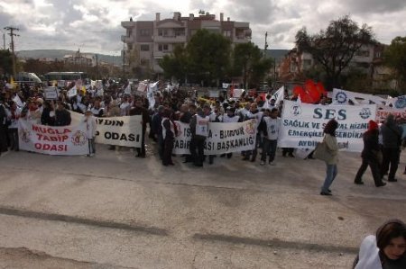 Sağlık Emekçileri Sendikası Aile Hekimliğine Karşı Eylem Düzenledi