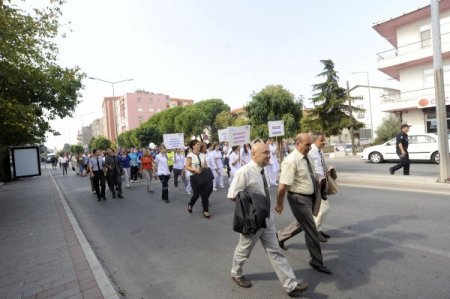 Sağlık için yürüyüşe dikkat çekmek amacıyla yürüdüler