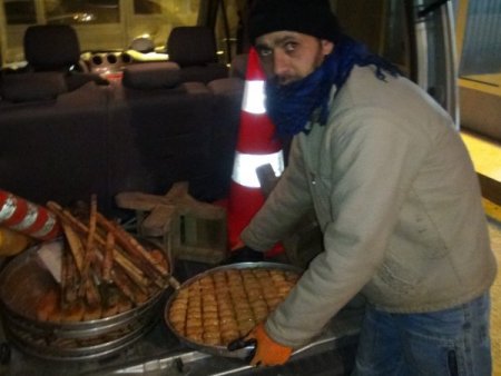 Sağlık koşullarına uymayan 300 kilogram baklava imha edildi