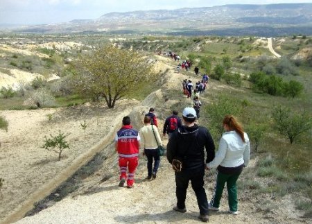 Sağlıkçılar vadi yürüyüşünde buluştu
